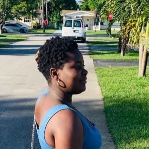 Meet your Posher, Anna miya